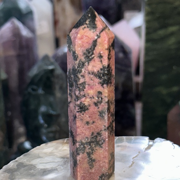🔥SALE🔥 Rhodonite Crystal Point! - Picture 3 of 5